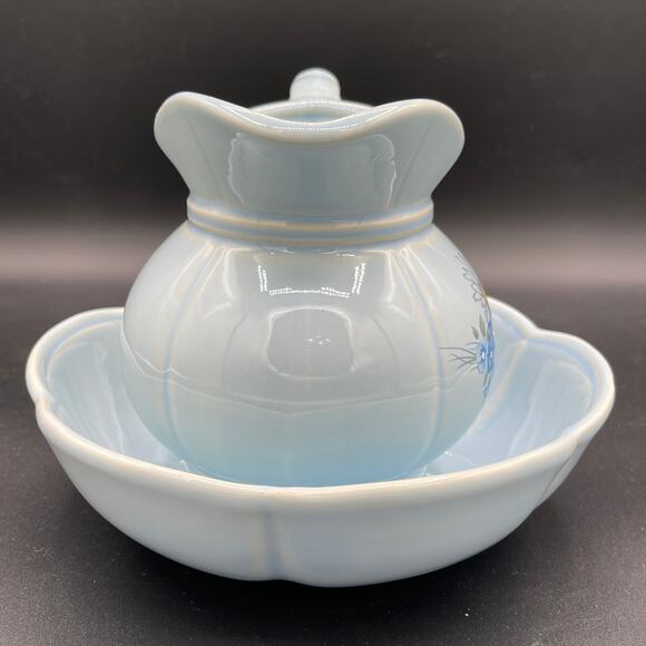 Vintage McCoy Pottery Blue Daisy Pitcher and Basin #7528 - Picture 6 of 11